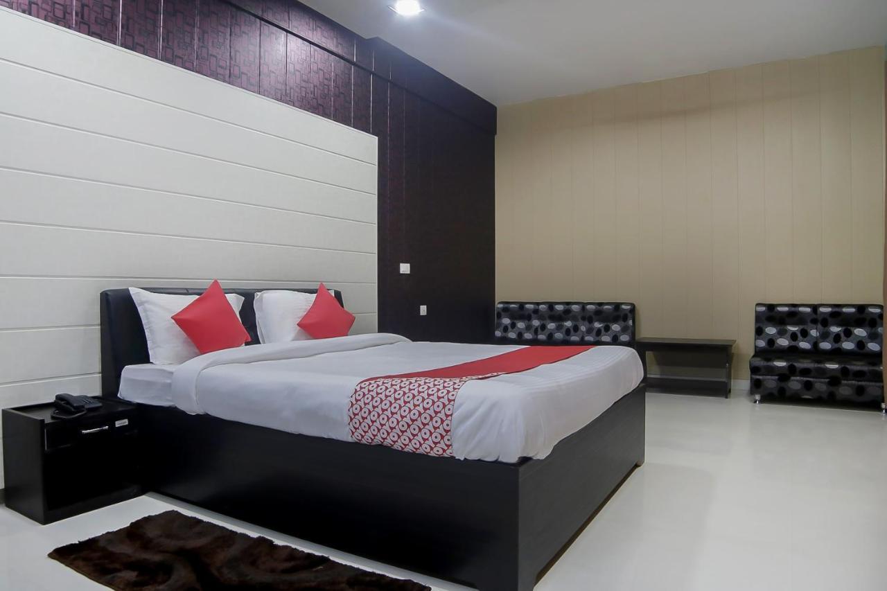 Oyo 30488 Satkar Hotel Pithoragarh Exterior photo